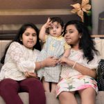 sibling photoshoot indoor, delhi, three babies sitting on sofa, posing, anubhavshaphotography